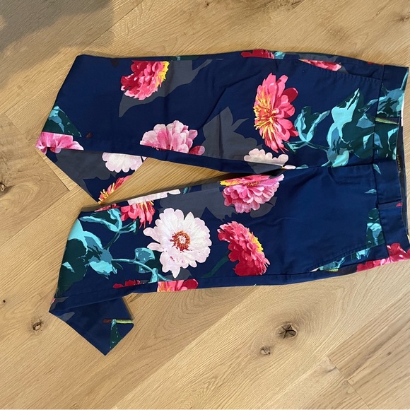 Banana Republic Avery Blue Floral Capri 00 Petite - Picture 5 of 7